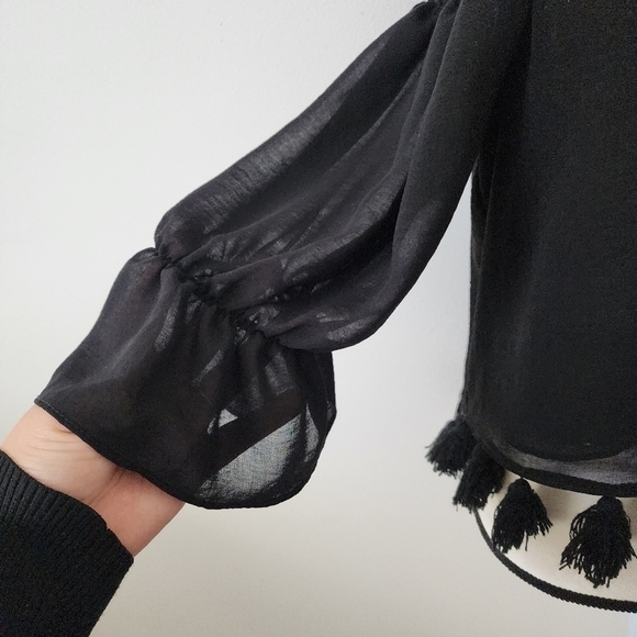 Misa Fontane blouse Off-the-Shoulder 3/4-Sleeve Tassel-Trim Top, Onyx Size Small - Picture 7 of 16